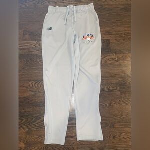 New Balance Men’s S/M Light Gray Joggers